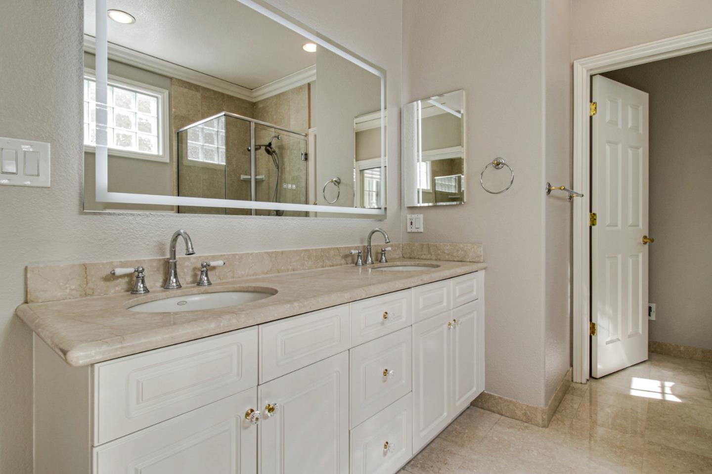 Detail Gallery Image 14 of 28 For 147 Fremont Ave, Los Altos,  CA 94022 - 3 Beds | 2/1 Baths