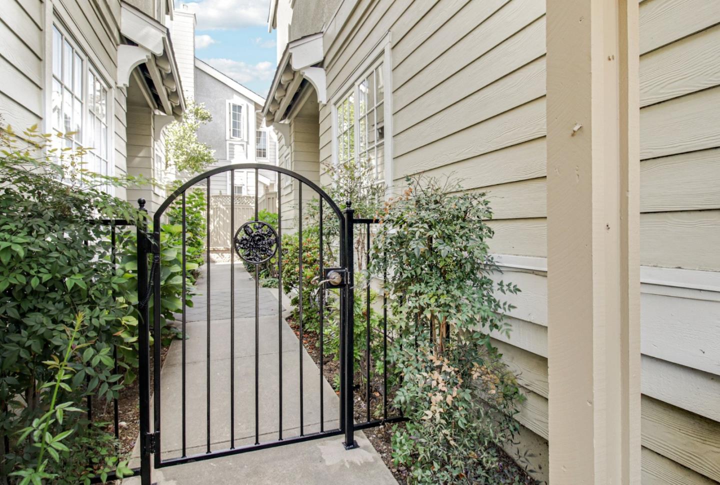 Detail Gallery Image 26 of 28 For 147 Fremont Ave, Los Altos,  CA 94022 - 3 Beds | 2/1 Baths