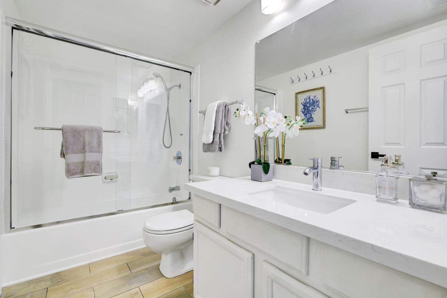 Detail Gallery Image 17 of 37 For 442 Costa Mesa Ter #D,  Sunnyvale,  CA 94085 - 3 Beds | 2 Baths