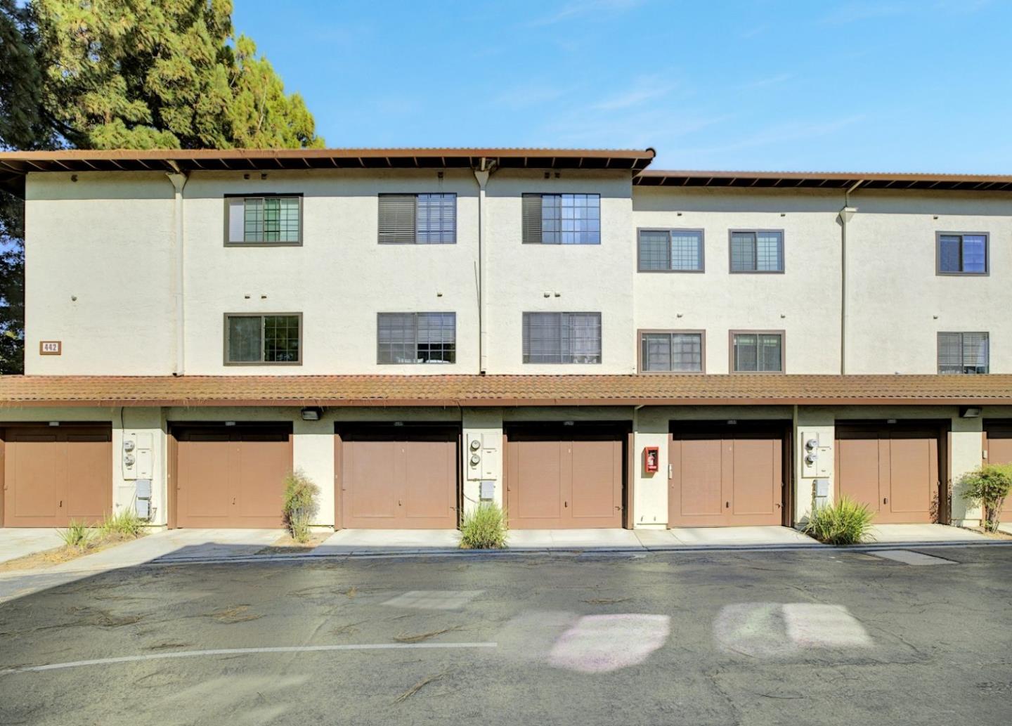 Detail Gallery Image 29 of 37 For 442 Costa Mesa Ter #D,  Sunnyvale,  CA 94085 - 3 Beds | 2 Baths