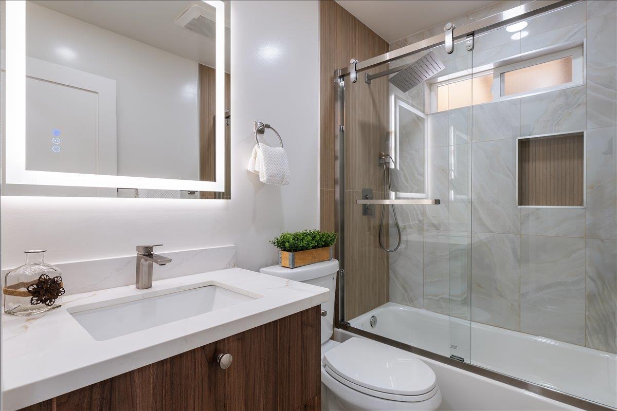Detail Gallery Image 10 of 28 For 4873 Little Branham Ln, San Jose,  CA 95124 - 4 Beds | 2 Baths