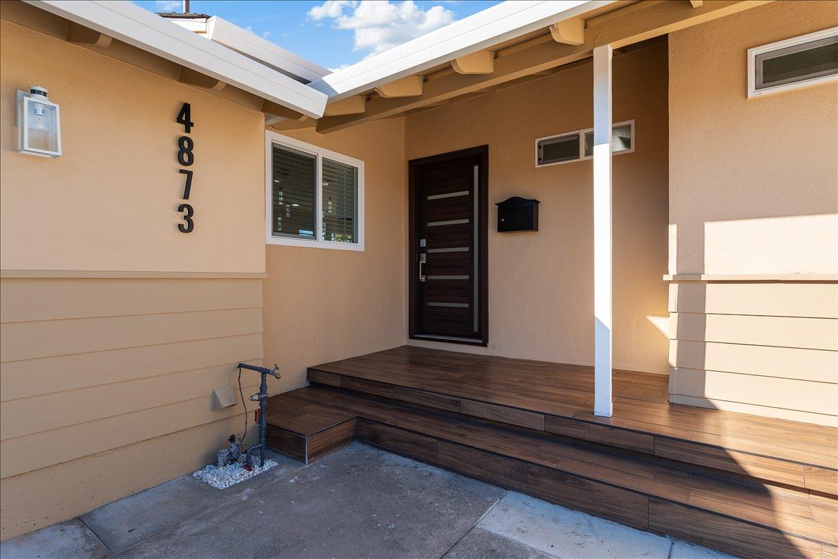 Detail Gallery Image 2 of 28 For 4873 Little Branham Ln, San Jose,  CA 95124 - 4 Beds | 2 Baths