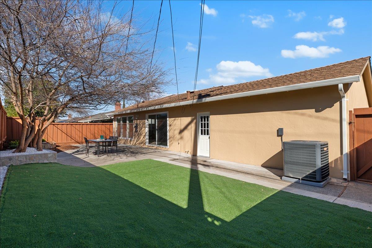 Detail Gallery Image 22 of 28 For 4873 Little Branham Ln, San Jose,  CA 95124 - 4 Beds | 2 Baths