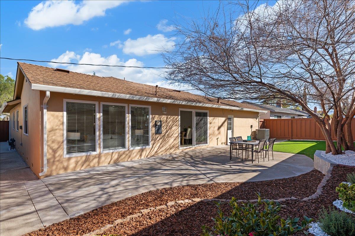 Detail Gallery Image 24 of 28 For 4873 Little Branham Ln, San Jose,  CA 95124 - 4 Beds | 2 Baths