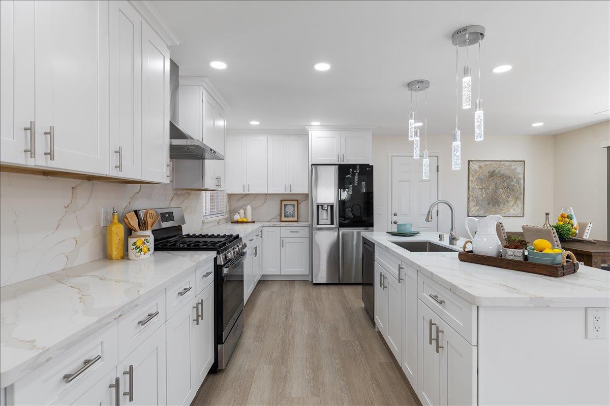 Detail Gallery Image 3 of 28 For 4873 Little Branham Ln, San Jose,  CA 95124 - 4 Beds | 2 Baths