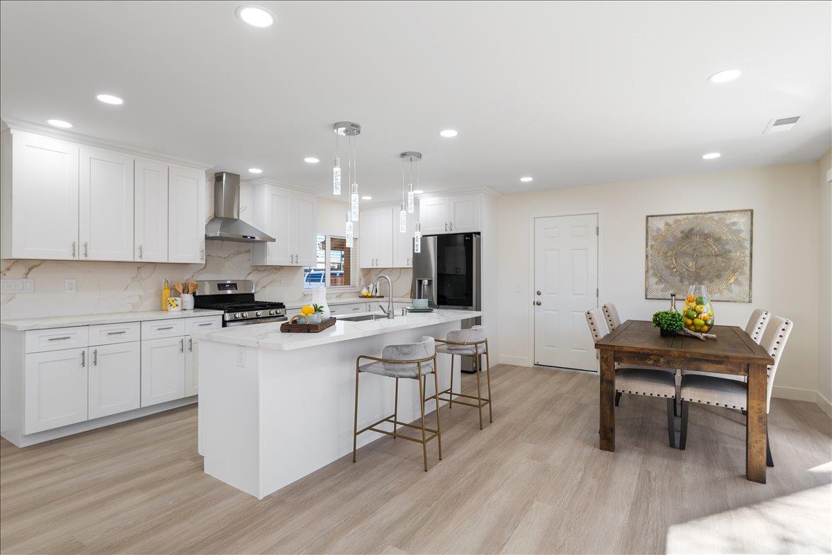 Detail Gallery Image 4 of 28 For 4873 Little Branham Ln, San Jose,  CA 95124 - 4 Beds | 2 Baths