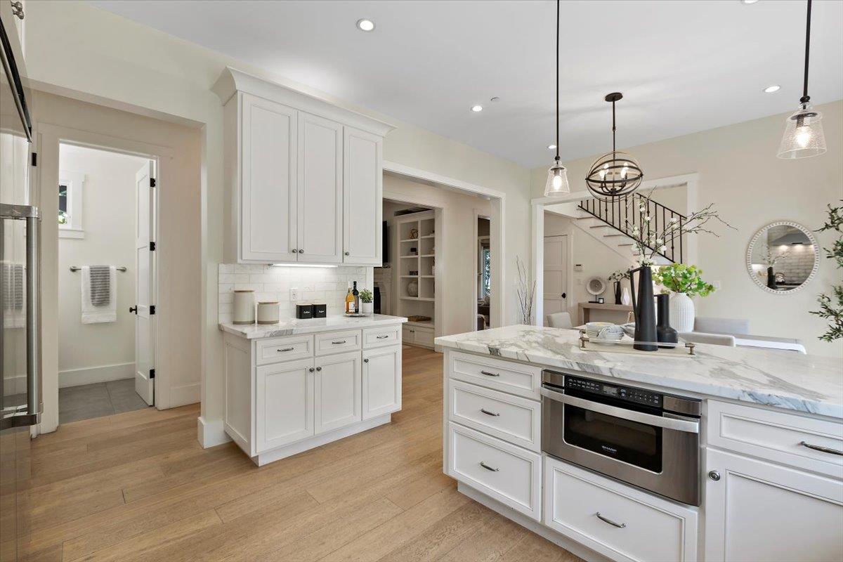 Detail Gallery Image 14 of 49 For 900 Roble Ave, Menlo Park,  CA 94025 - 3 Beds | 2/1 Baths
