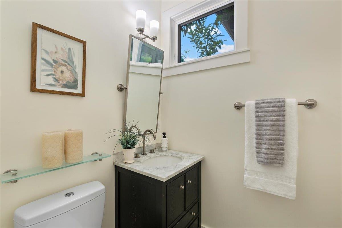 Detail Gallery Image 15 of 49 For 900 Roble Ave, Menlo Park,  CA 94025 - 3 Beds | 2/1 Baths