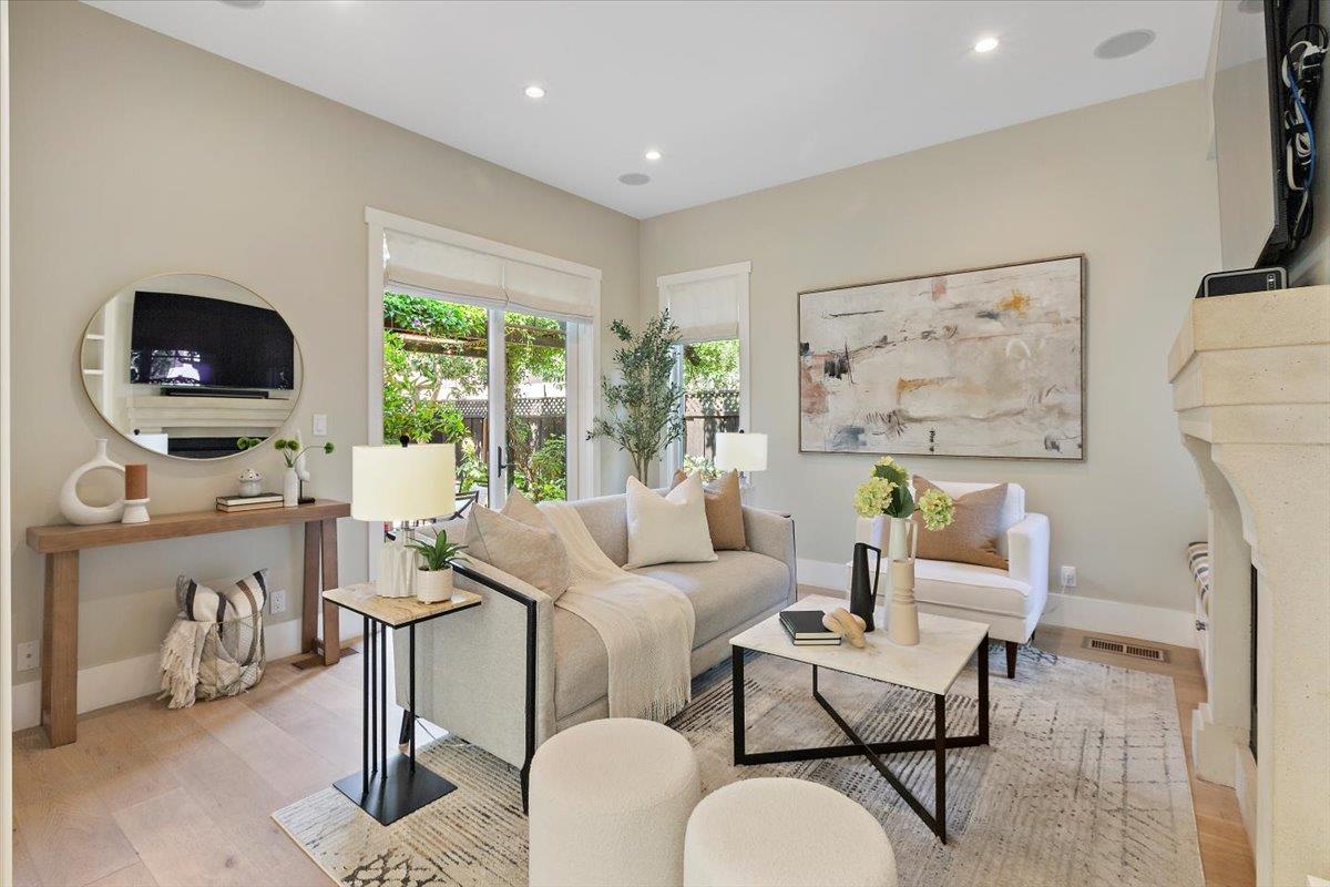 Detail Gallery Image 16 of 49 For 900 Roble Ave, Menlo Park,  CA 94025 - 3 Beds | 2/1 Baths
