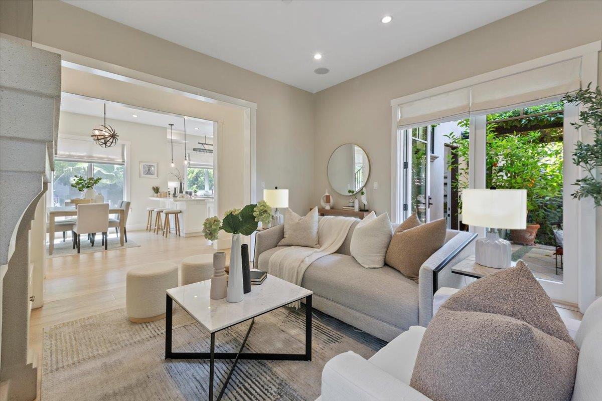 Detail Gallery Image 17 of 49 For 900 Roble Ave, Menlo Park,  CA 94025 - 3 Beds | 2/1 Baths