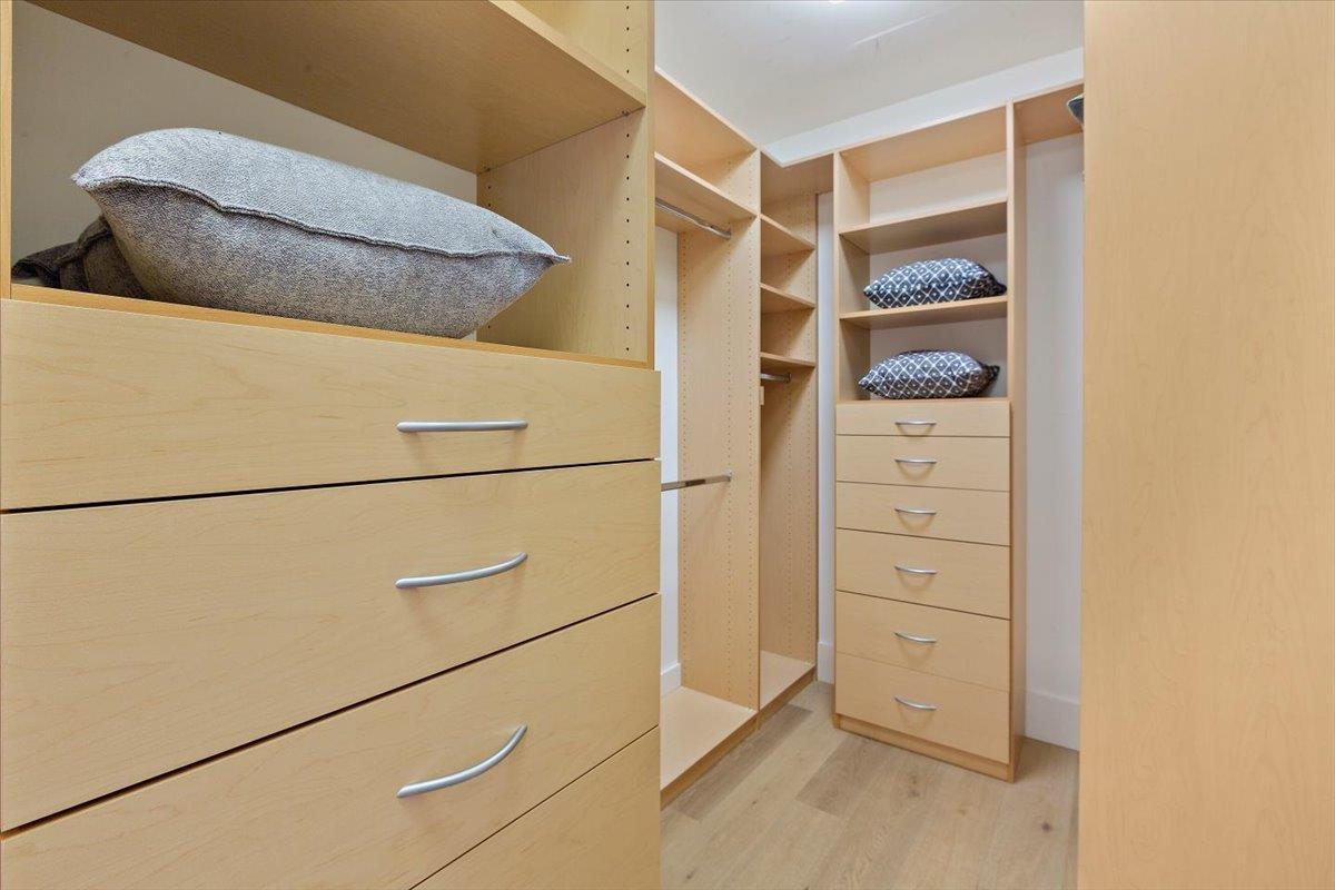 Detail Gallery Image 34 of 49 For 900 Roble Ave, Menlo Park,  CA 94025 - 3 Beds | 2/1 Baths