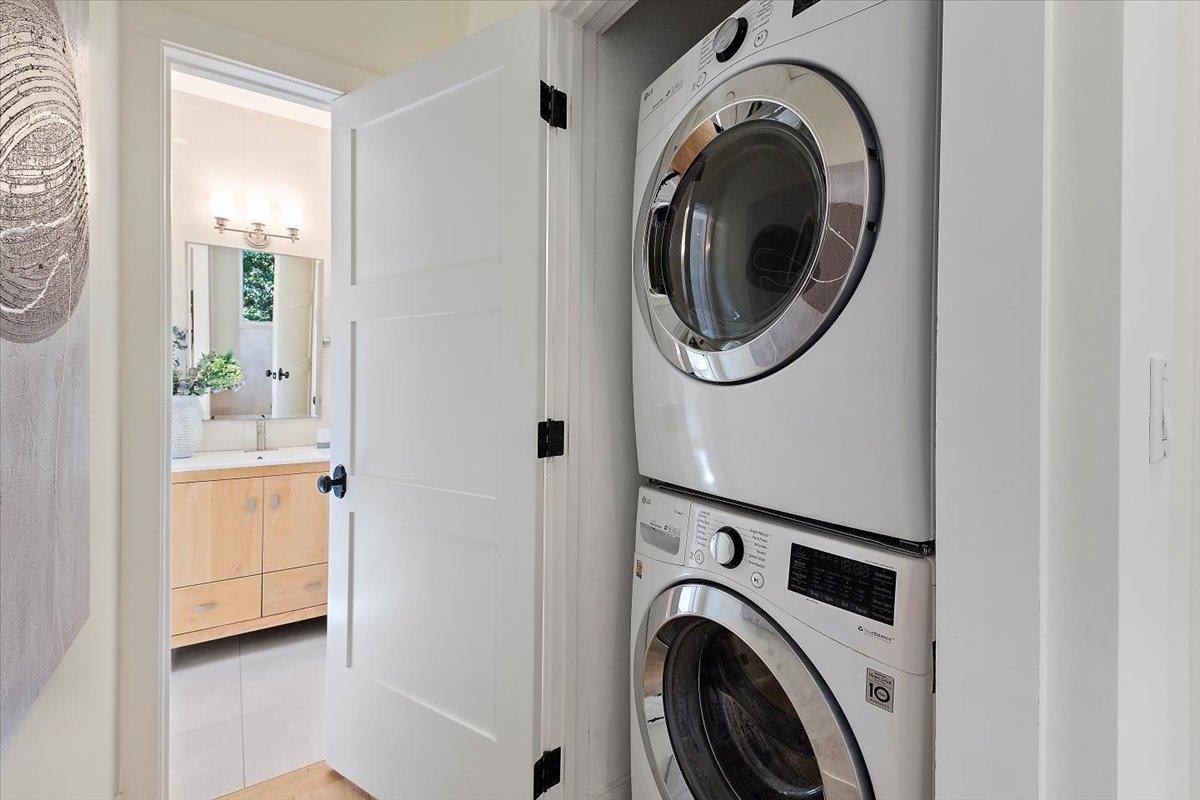 Detail Gallery Image 35 of 49 For 900 Roble Ave, Menlo Park,  CA 94025 - 3 Beds | 2/1 Baths
