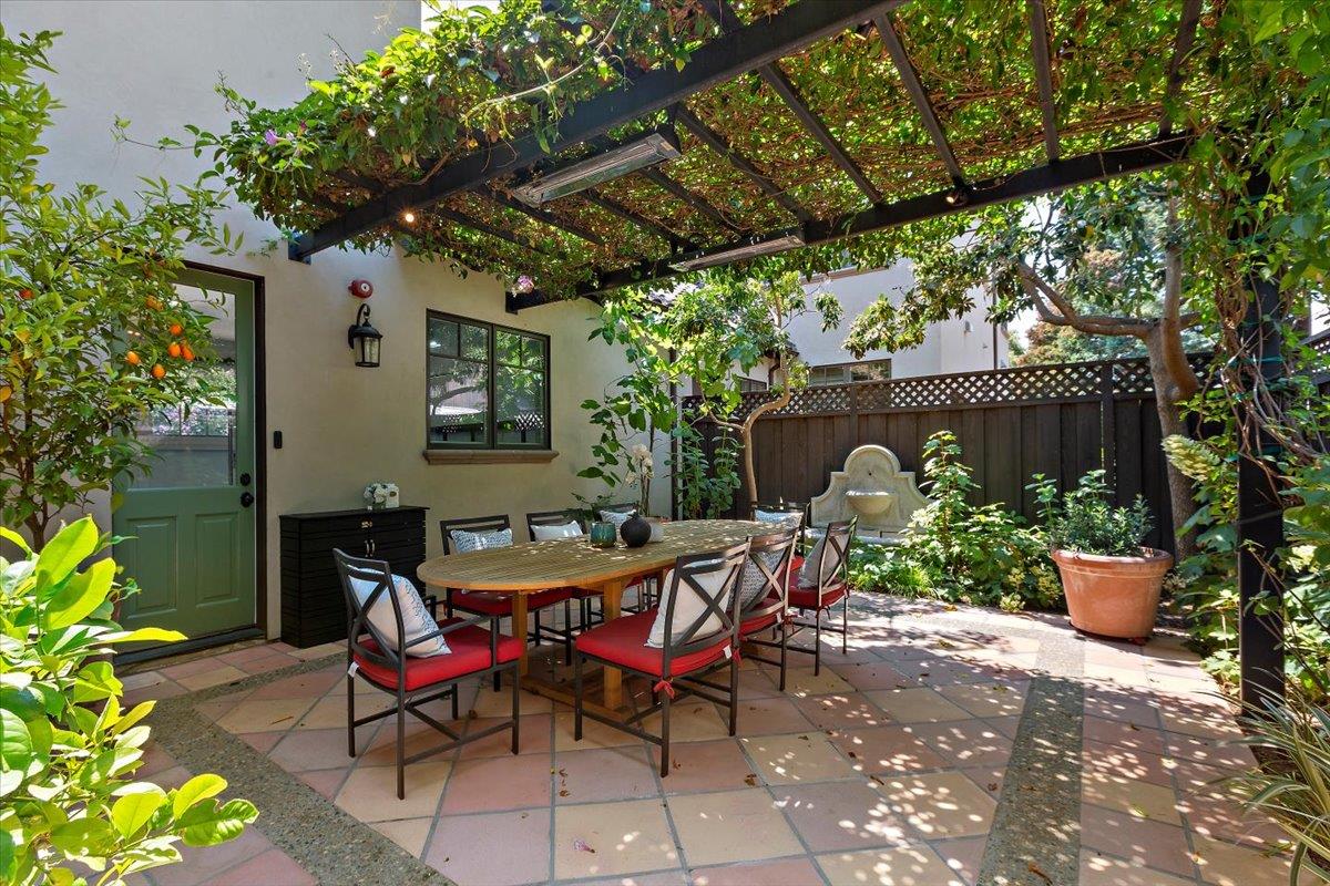 Detail Gallery Image 36 of 49 For 900 Roble Ave, Menlo Park,  CA 94025 - 3 Beds | 2/1 Baths