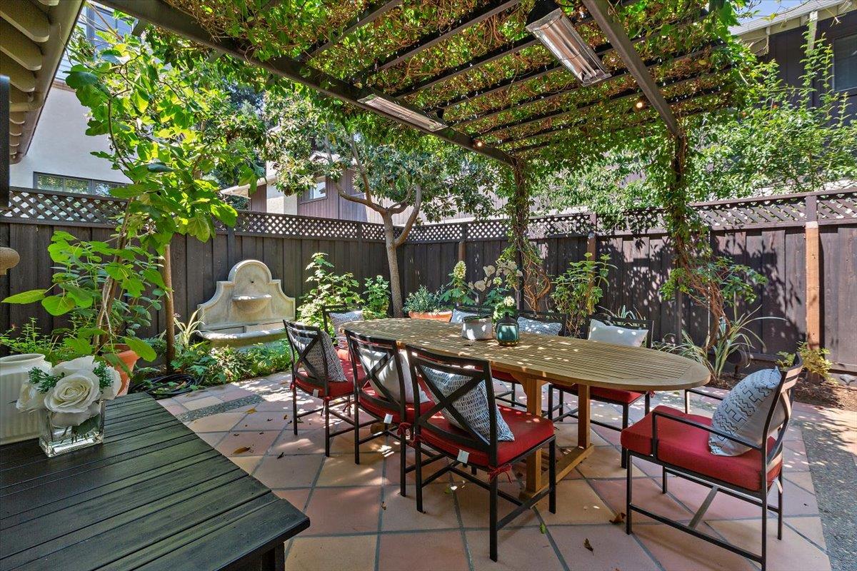 Detail Gallery Image 38 of 49 For 900 Roble Ave, Menlo Park,  CA 94025 - 3 Beds | 2/1 Baths