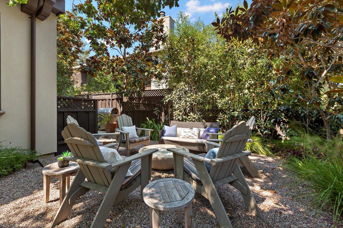 Detail Gallery Image 41 of 49 For 900 Roble Ave, Menlo Park,  CA 94025 - 3 Beds | 2/1 Baths