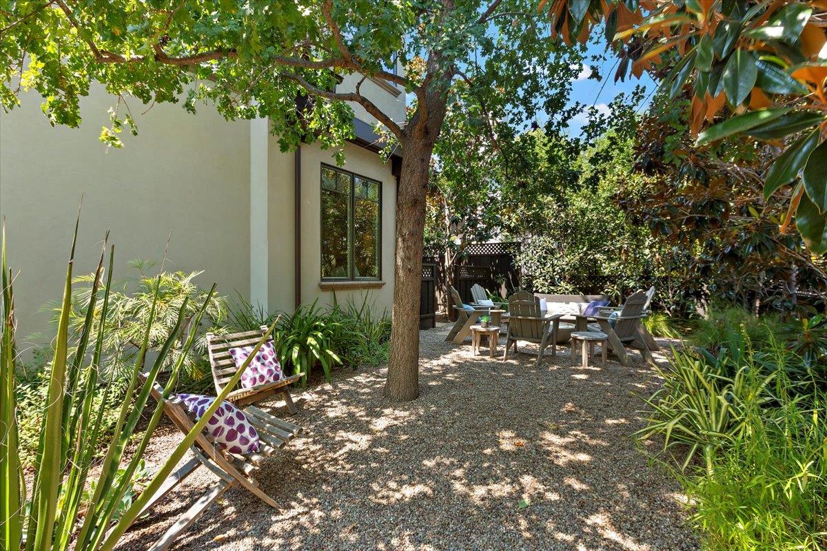 Detail Gallery Image 43 of 49 For 900 Roble Ave, Menlo Park,  CA 94025 - 3 Beds | 2/1 Baths
