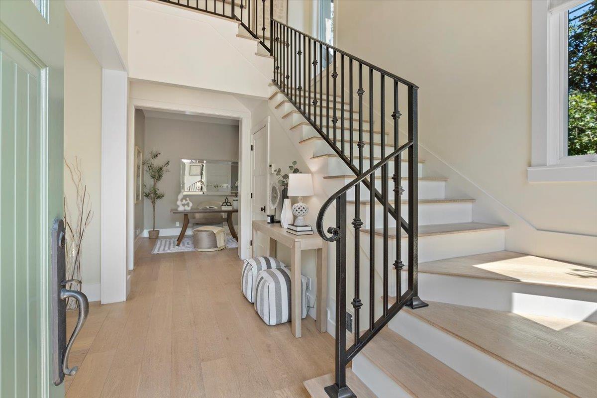 Detail Gallery Image 5 of 49 For 900 Roble Ave, Menlo Park,  CA 94025 - 3 Beds | 2/1 Baths