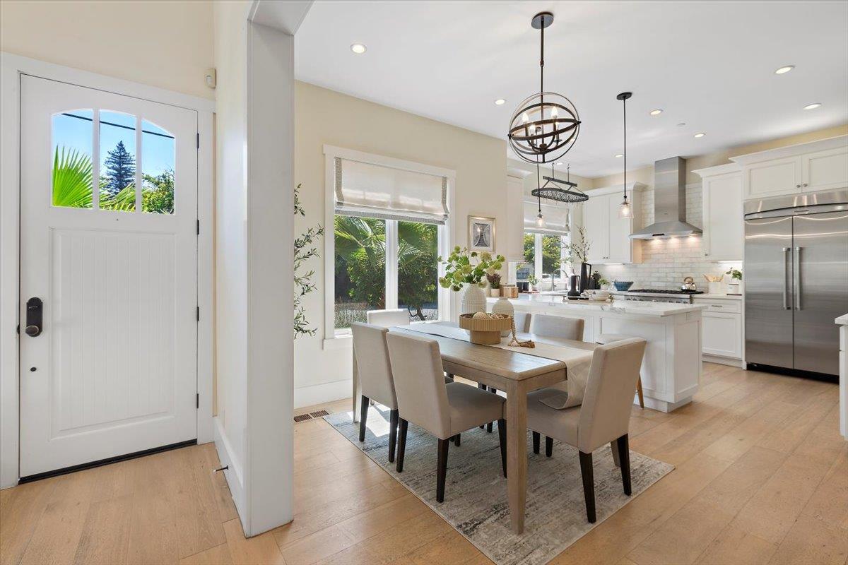 Detail Gallery Image 7 of 49 For 900 Roble Ave, Menlo Park,  CA 94025 - 3 Beds | 2/1 Baths