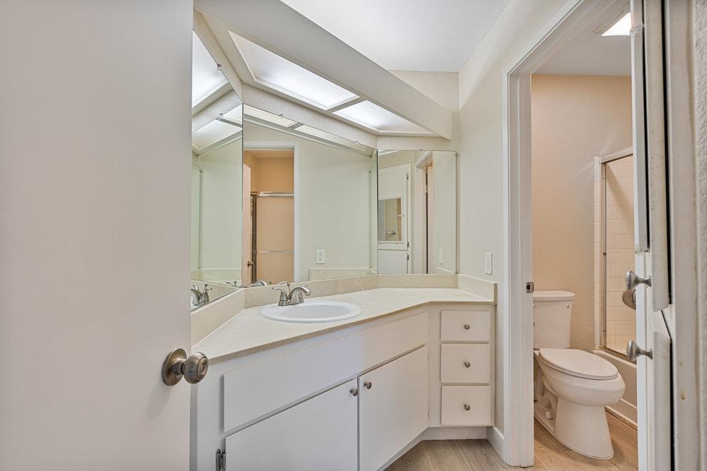 Detail Gallery Image 16 of 25 For 331 Shadow Run Dr, San Jose,  CA 95110 - 2 Beds | 2 Baths