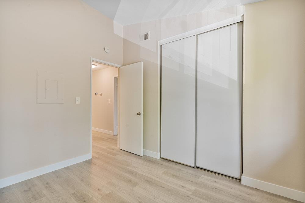 Detail Gallery Image 18 of 25 For 331 Shadow Run Dr, San Jose,  CA 95110 - 2 Beds | 2 Baths