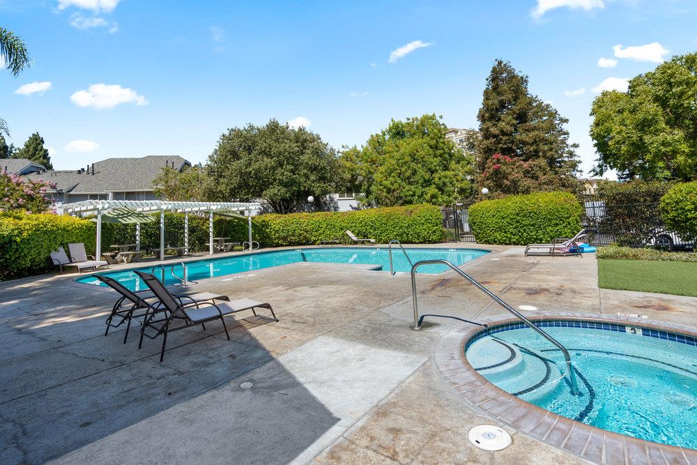 Detail Gallery Image 23 of 25 For 331 Shadow Run Dr, San Jose,  CA 95110 - 2 Beds | 2 Baths