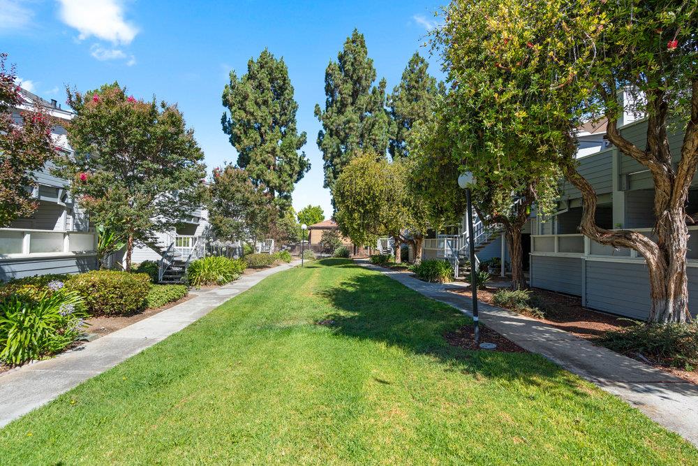 Detail Gallery Image 24 of 25 For 331 Shadow Run Dr, San Jose,  CA 95110 - 2 Beds | 2 Baths
