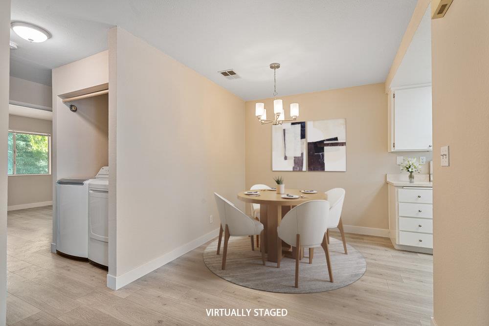 Detail Gallery Image 6 of 25 For 331 Shadow Run Dr, San Jose,  CA 95110 - 2 Beds | 2 Baths