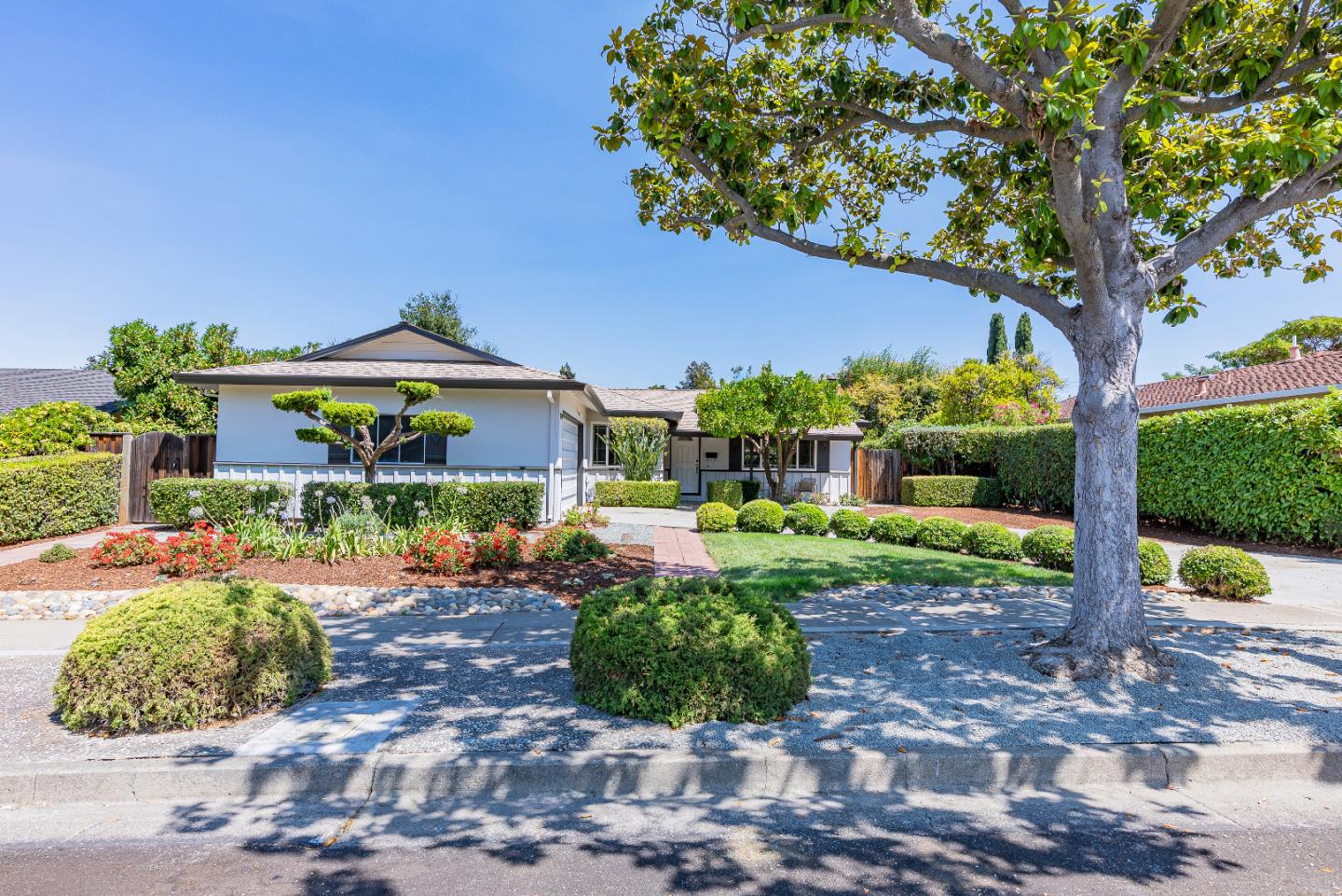 Detail Gallery Image 2 of 42 For 1514 Samedra St, Sunnyvale,  CA 94087 - 4 Beds | 2 Baths