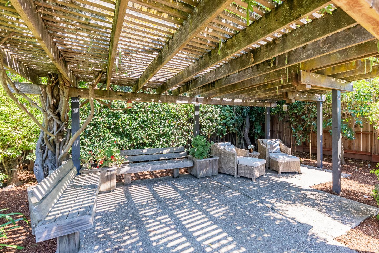 Detail Gallery Image 38 of 42 For 1514 Samedra St, Sunnyvale,  CA 94087 - 4 Beds | 2 Baths