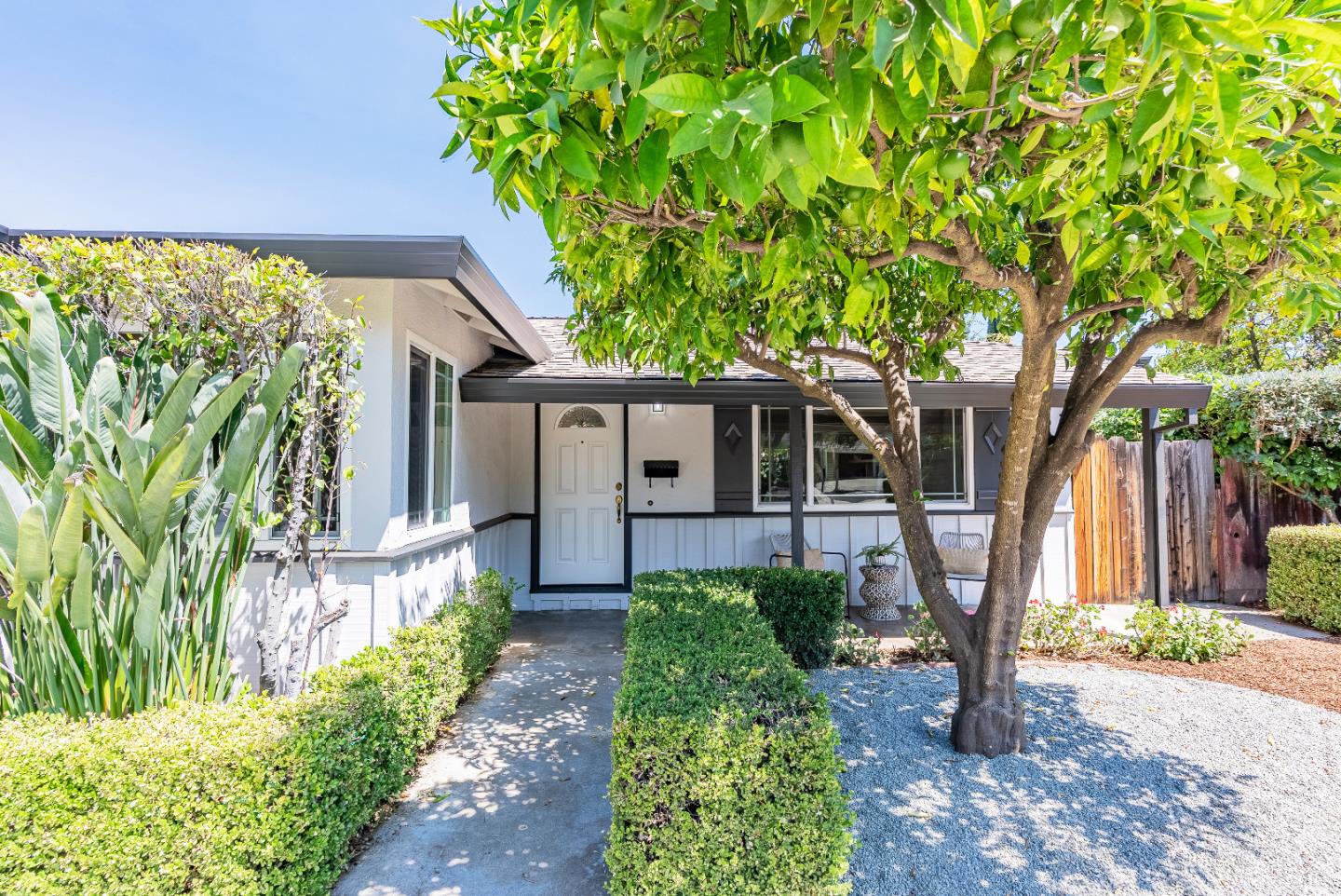 Detail Gallery Image 4 of 42 For 1514 Samedra St, Sunnyvale,  CA 94087 - 4 Beds | 2 Baths