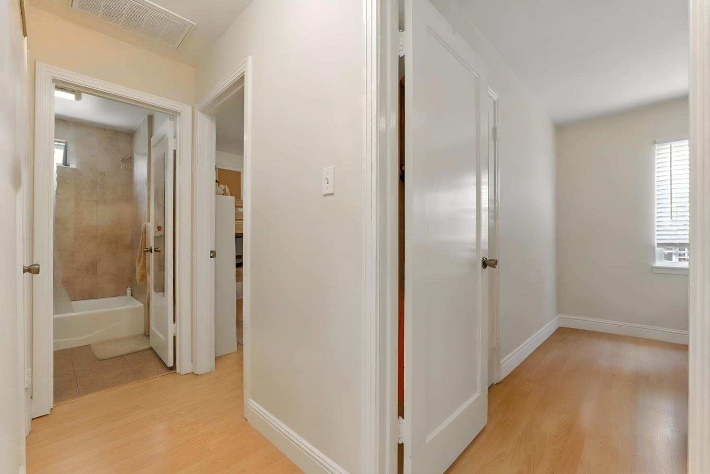 Detail Gallery Image 18 of 36 For 700 Mariposa Ave, Mountain View,  CA 94041 - – Beds | – Baths