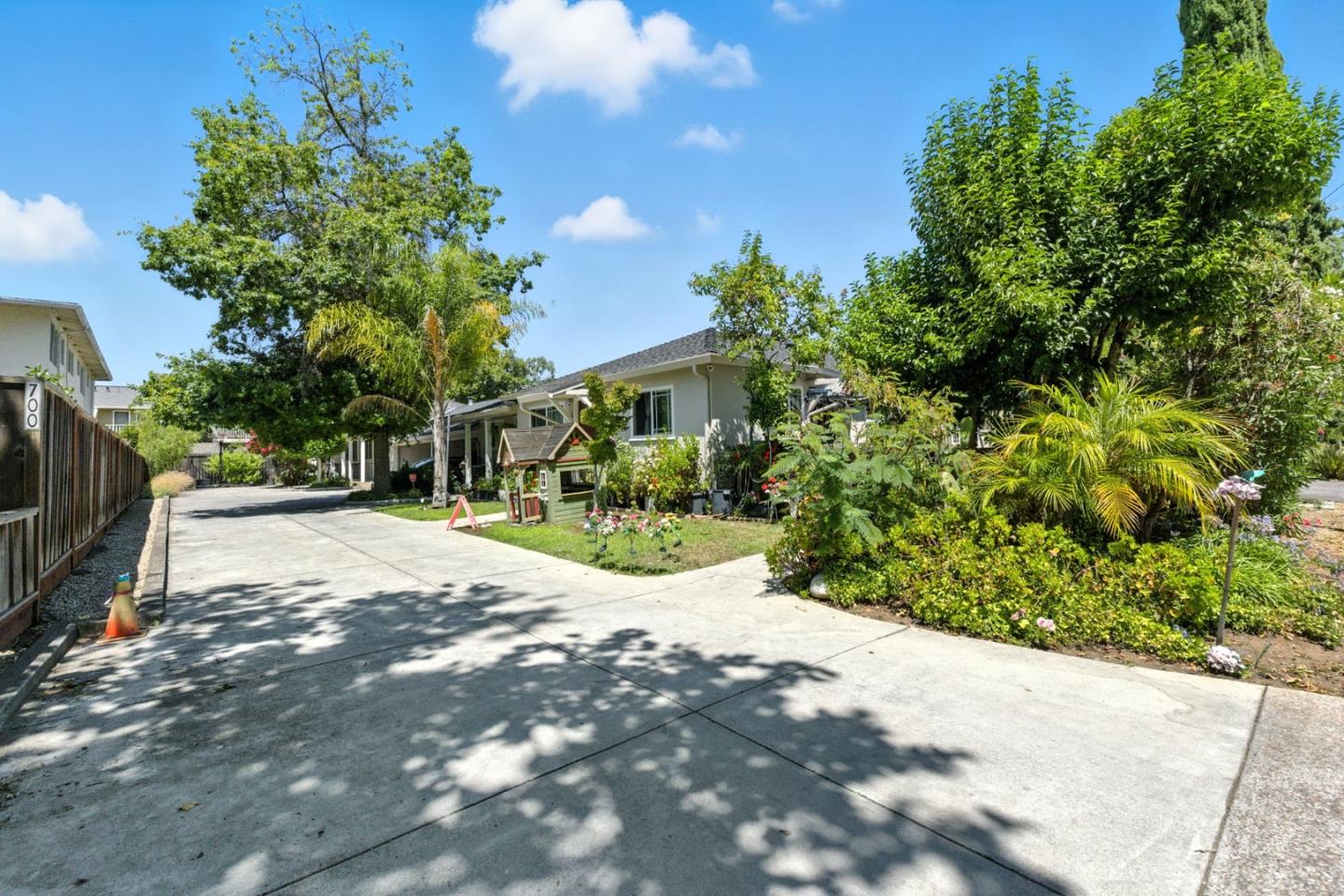 Detail Gallery Image 31 of 36 For 700 Mariposa Ave, Mountain View,  CA 94041 - – Beds | – Baths