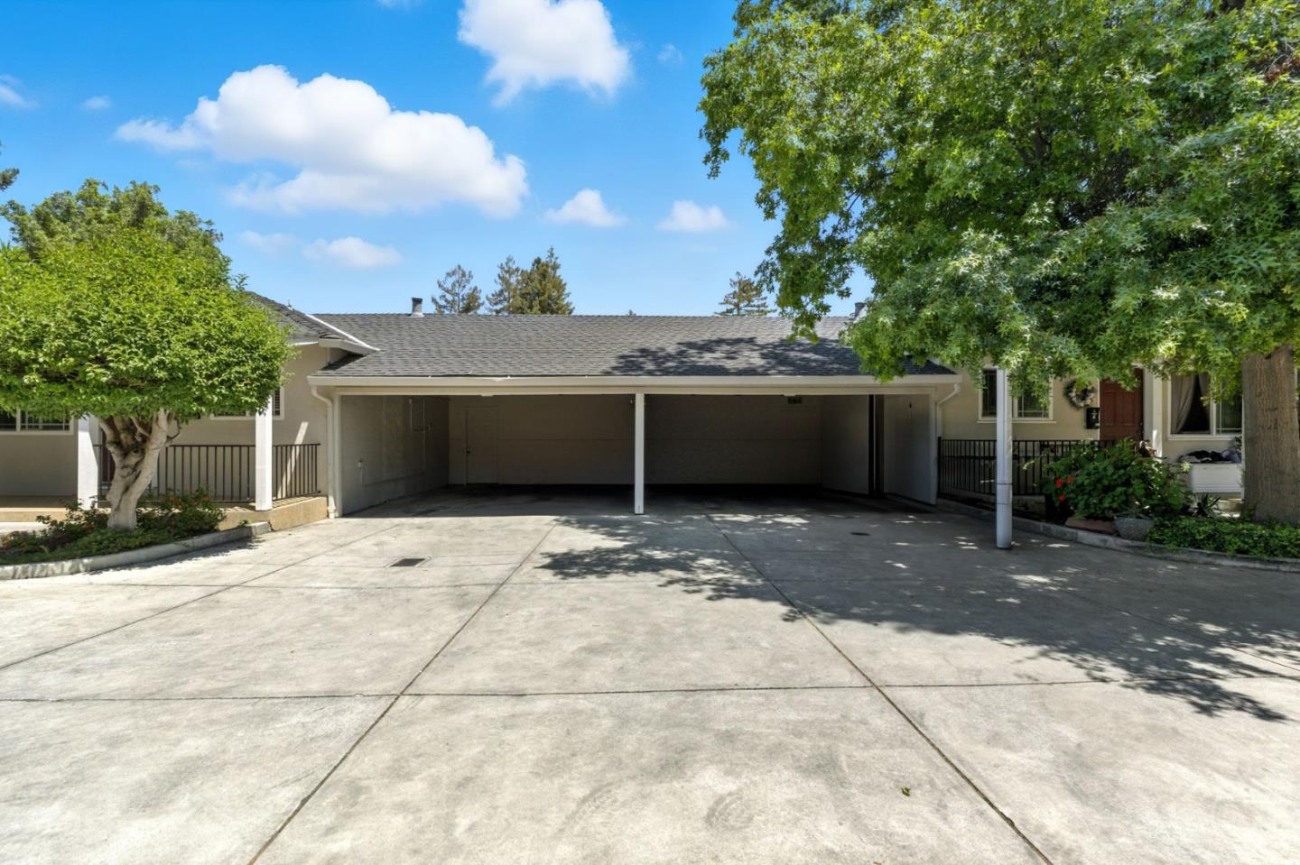 Detail Gallery Image 7 of 36 For 700 Mariposa Ave, Mountain View,  CA 94041 - – Beds | – Baths