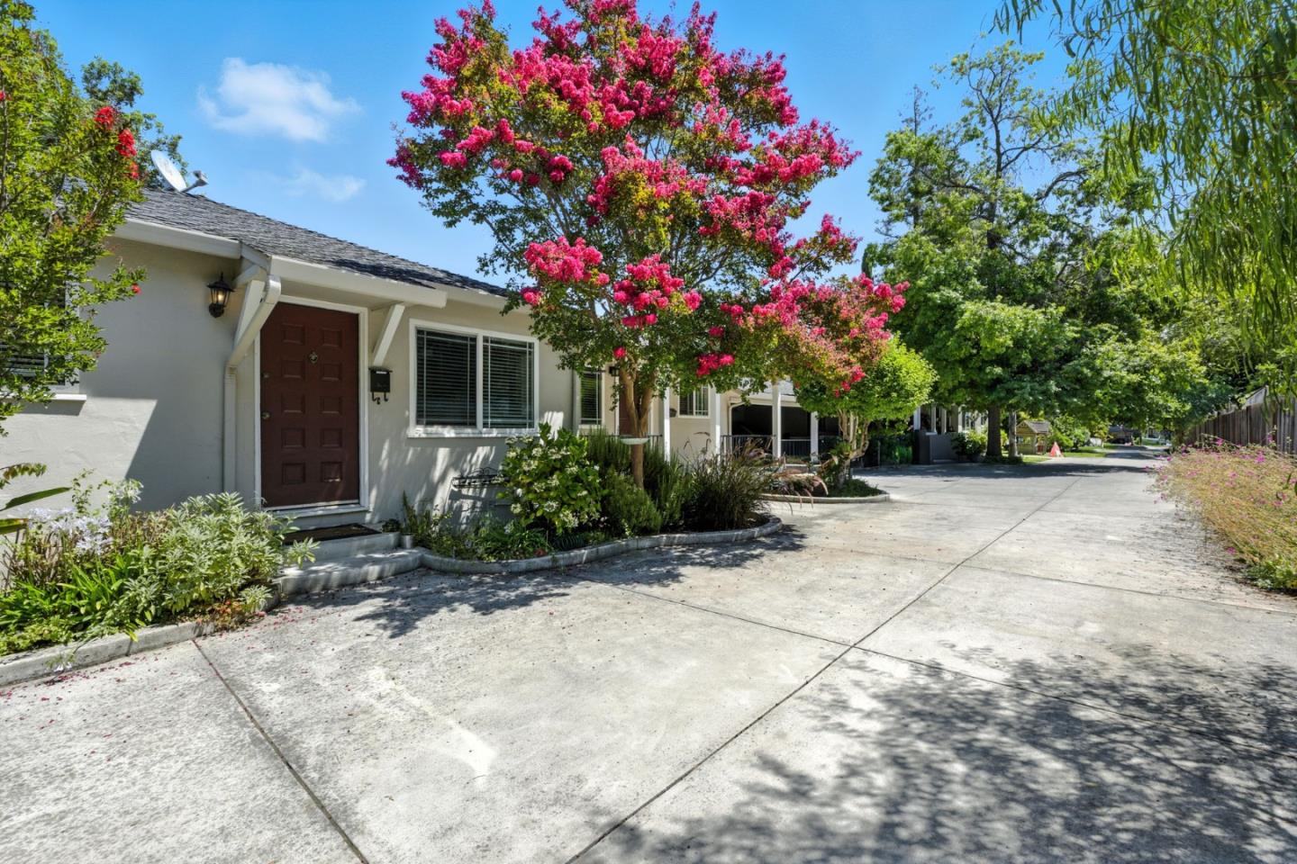 Detail Gallery Image 8 of 36 For 700 Mariposa Ave, Mountain View,  CA 94041 - – Beds | – Baths