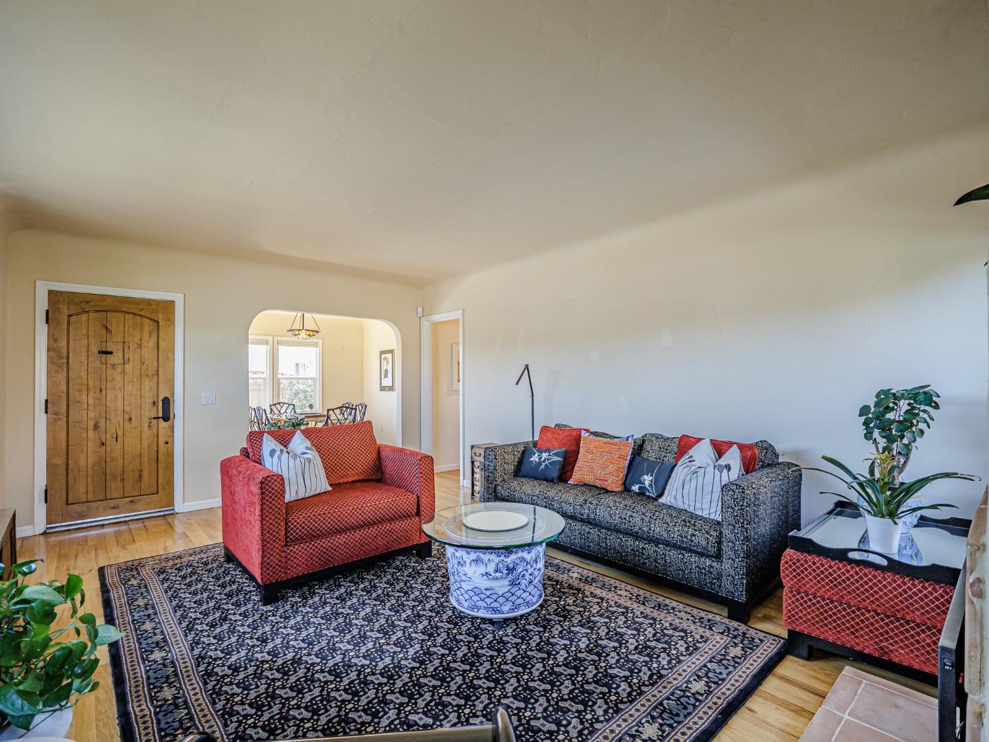 Detail Gallery Image 5 of 15 For 621 Oregon Street, Watsonville,  CA 95076 - 3 Beds | 2 Baths