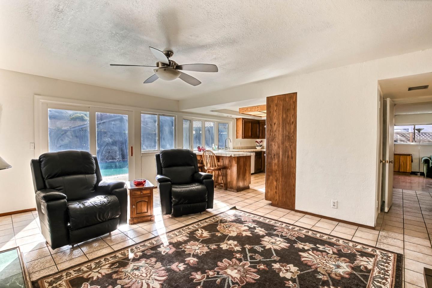 Detail Gallery Image 10 of 19 For 358 Utica Ln, San Jose,  CA 95123 - 4 Beds | 2/1 Baths
