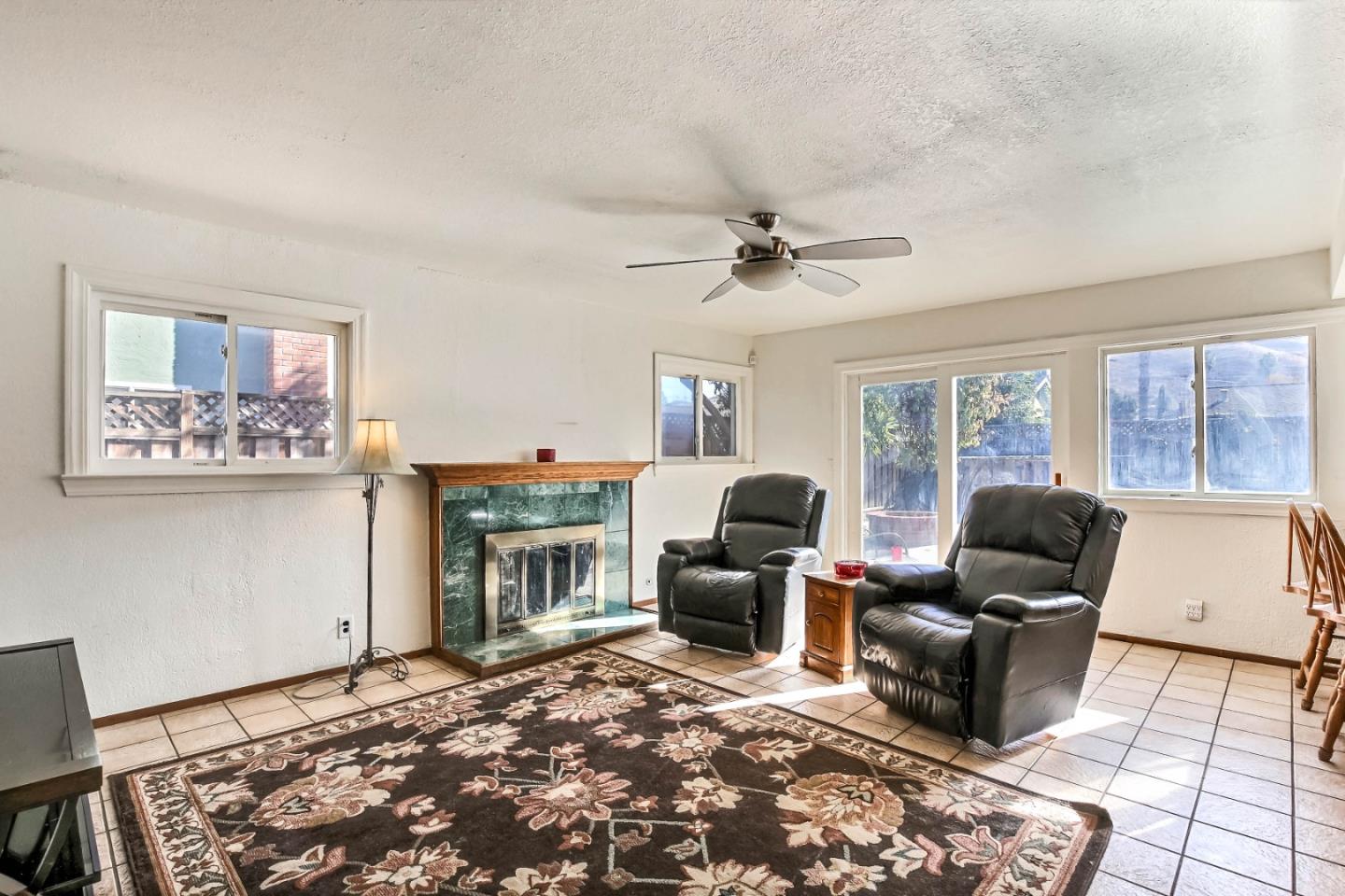 Detail Gallery Image 11 of 19 For 358 Utica Ln, San Jose,  CA 95123 - 4 Beds | 2/1 Baths