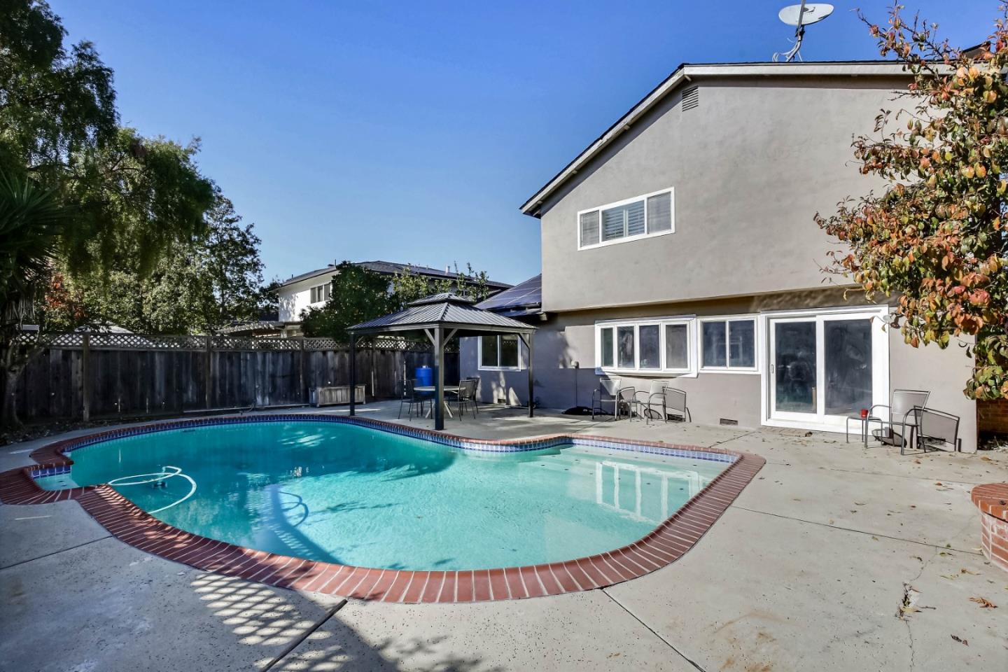 Detail Gallery Image 2 of 19 For 358 Utica Ln, San Jose,  CA 95123 - 4 Beds | 2/1 Baths