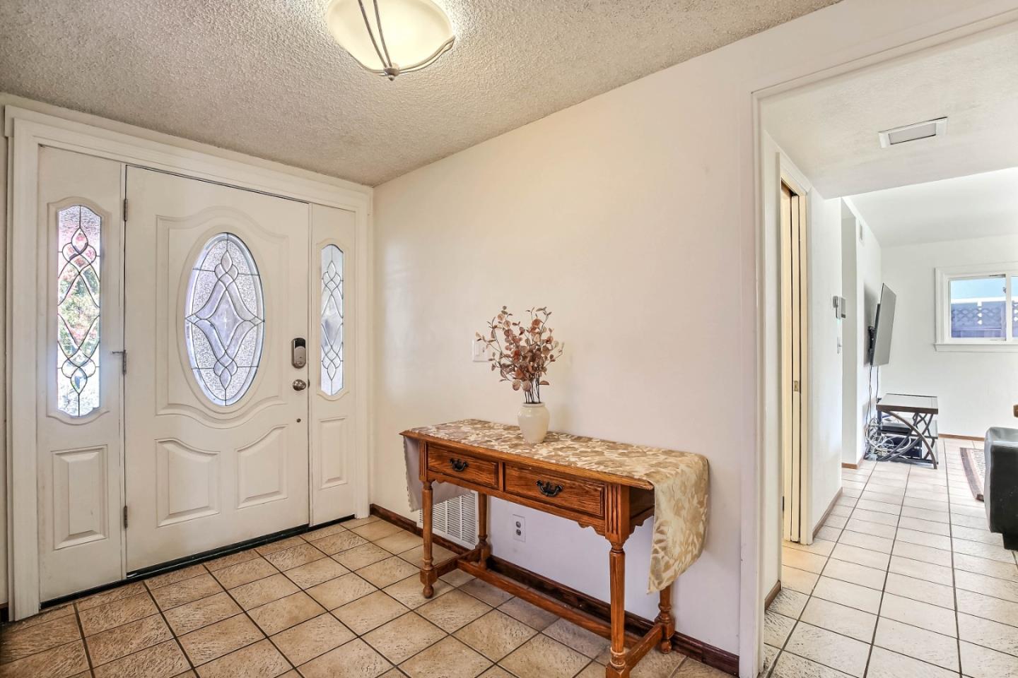Detail Gallery Image 3 of 19 For 358 Utica Ln, San Jose,  CA 95123 - 4 Beds | 2/1 Baths