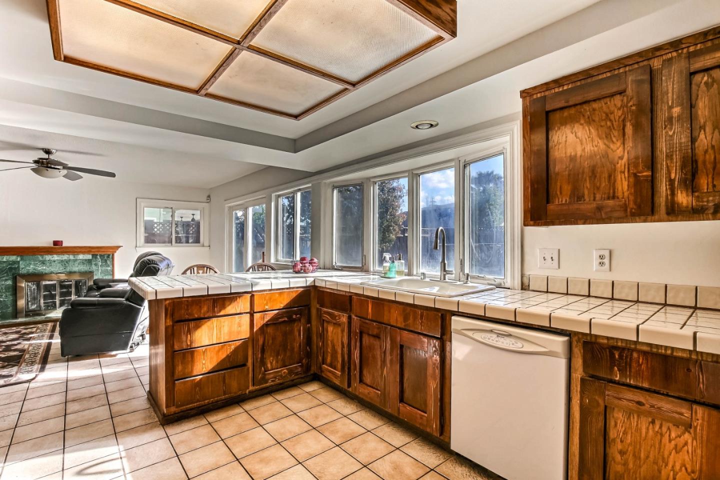 Detail Gallery Image 7 of 19 For 358 Utica Ln, San Jose,  CA 95123 - 4 Beds | 2/1 Baths
