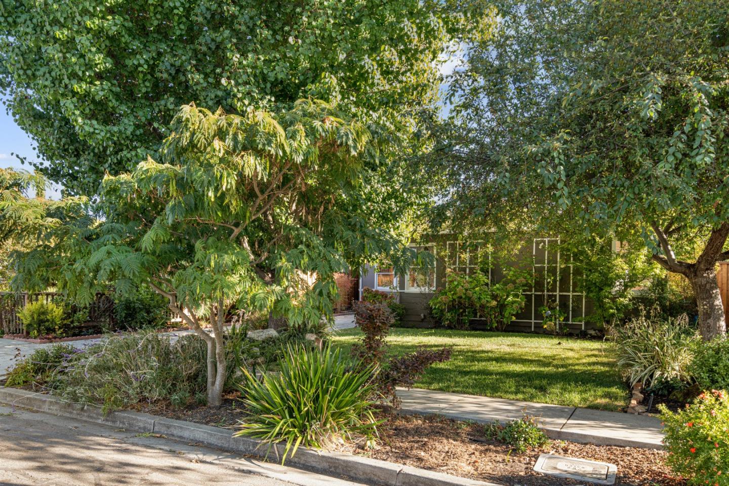 Detail Gallery Image 52 of 73 For 856 15th Ave, Menlo Park,  CA 94025 - 3 Beds | 2 Baths