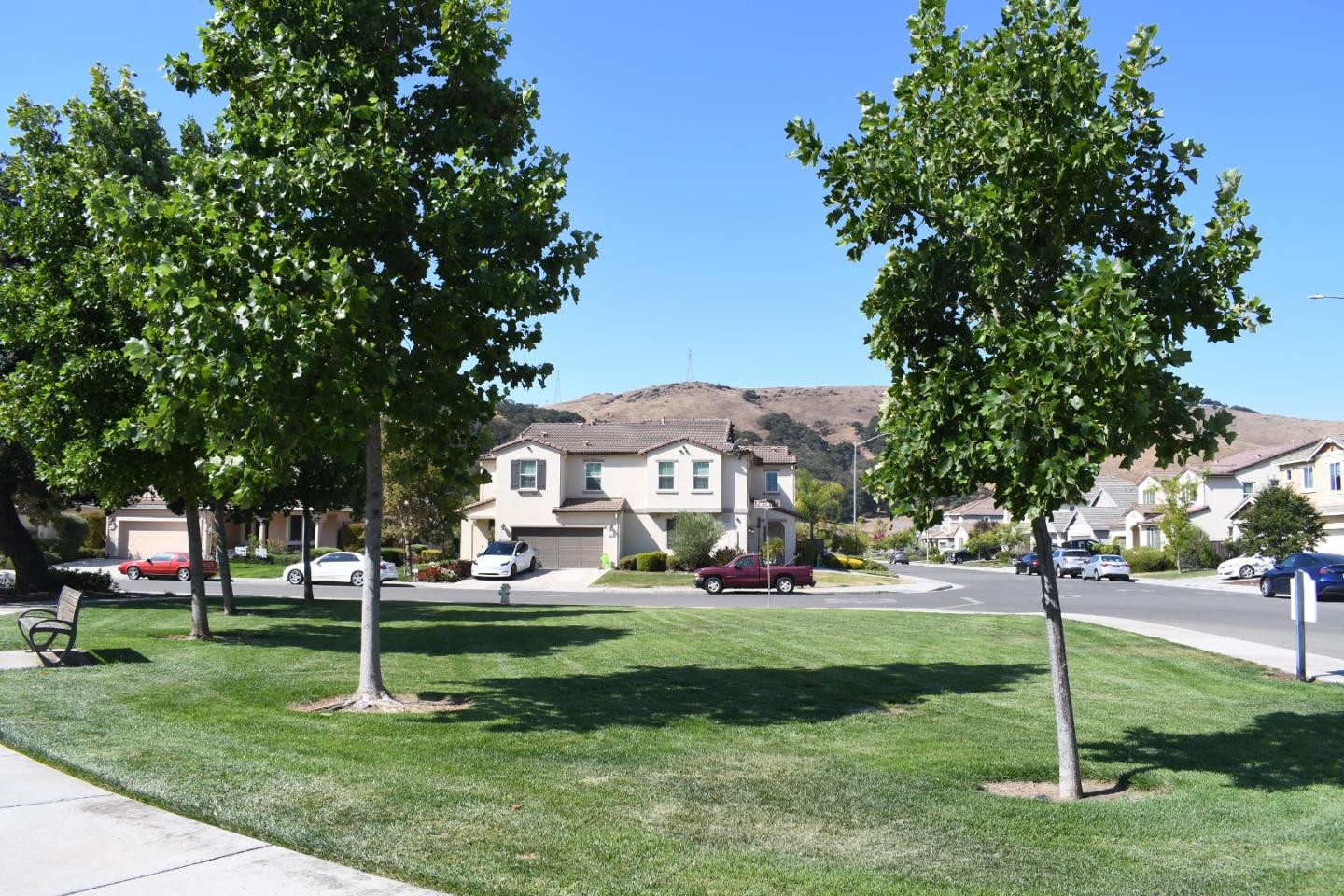Detail Gallery Image 4 of 8 For 19051 Chicory Ln, Morgan Hill,  CA 95037 - 4 Beds | 2/1 Baths
