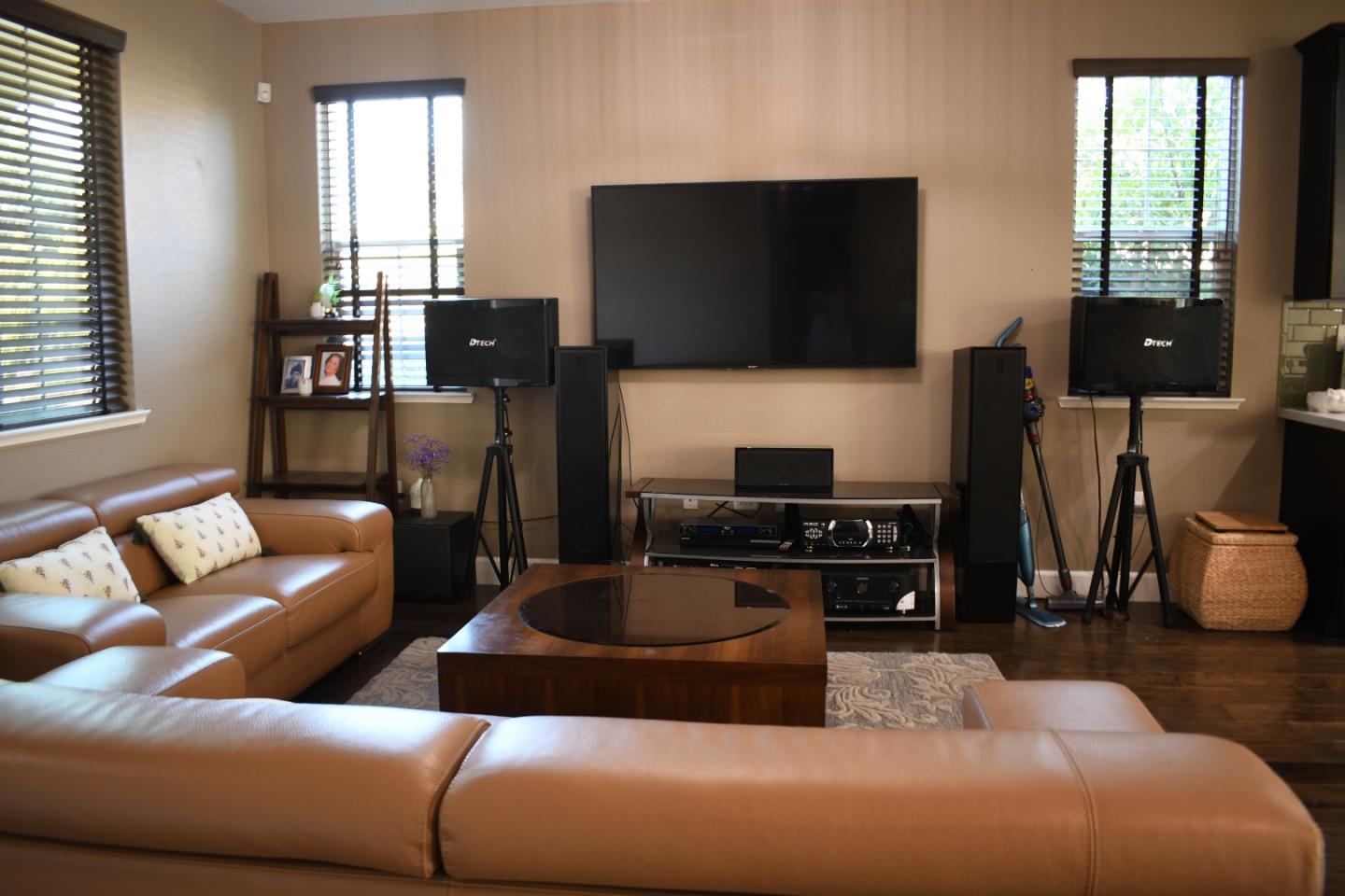 Detail Gallery Image 6 of 8 For 19051 Chicory Ln, Morgan Hill,  CA 95037 - 4 Beds | 2/1 Baths