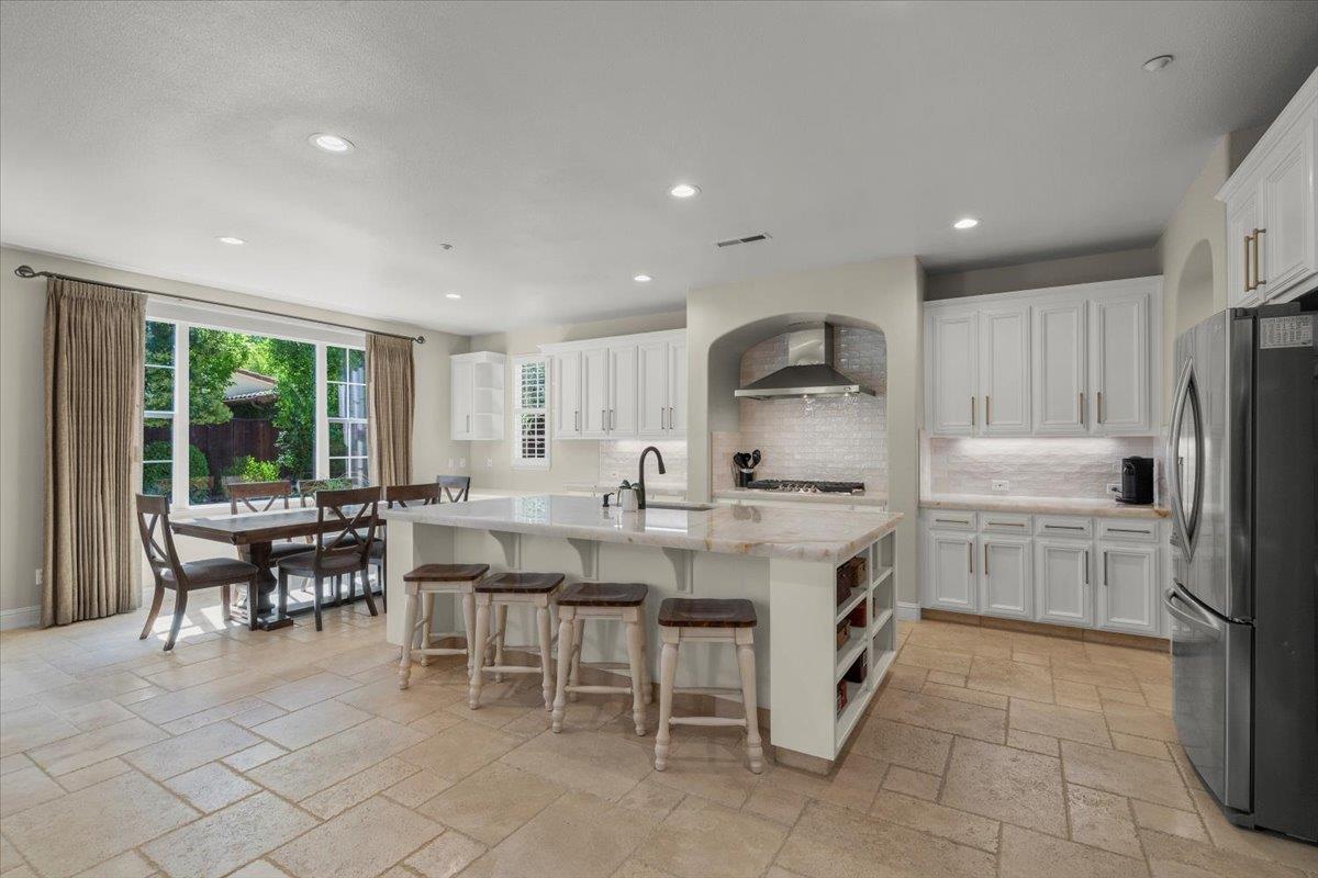 Detail Gallery Image 10 of 35 For 7532 Strath Pl, Gilroy,  CA 95020 - 4 Beds | 3 Baths