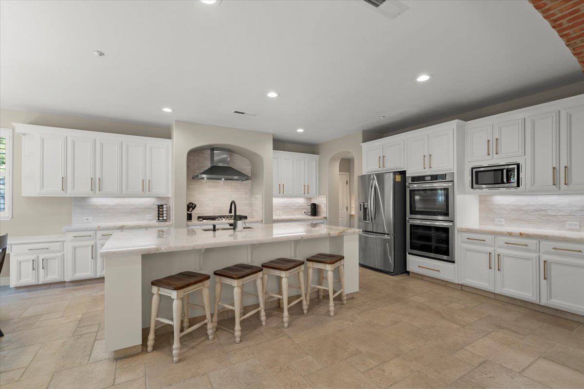 Detail Gallery Image 11 of 35 For 7532 Strath Pl, Gilroy,  CA 95020 - 4 Beds | 3 Baths