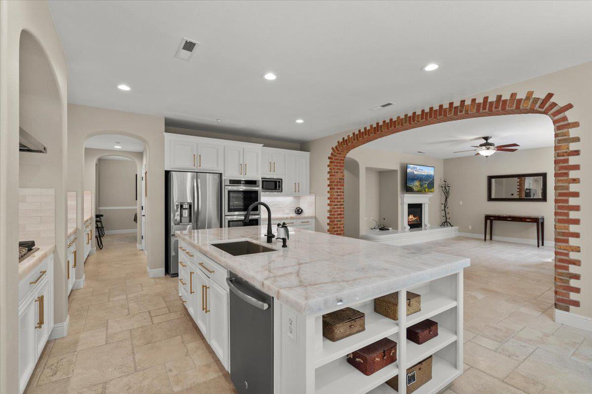 Detail Gallery Image 15 of 35 For 7532 Strath Pl, Gilroy,  CA 95020 - 4 Beds | 3 Baths
