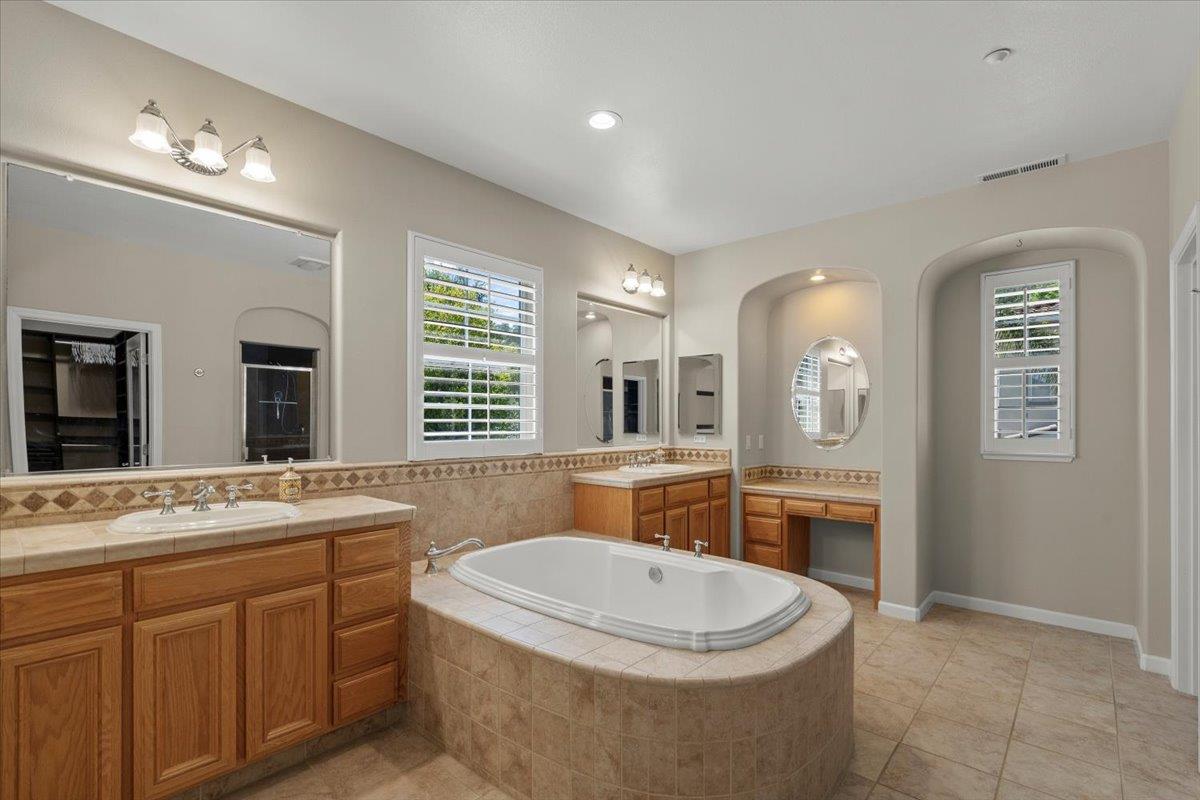 Detail Gallery Image 21 of 35 For 7532 Strath Pl, Gilroy,  CA 95020 - 4 Beds | 3 Baths