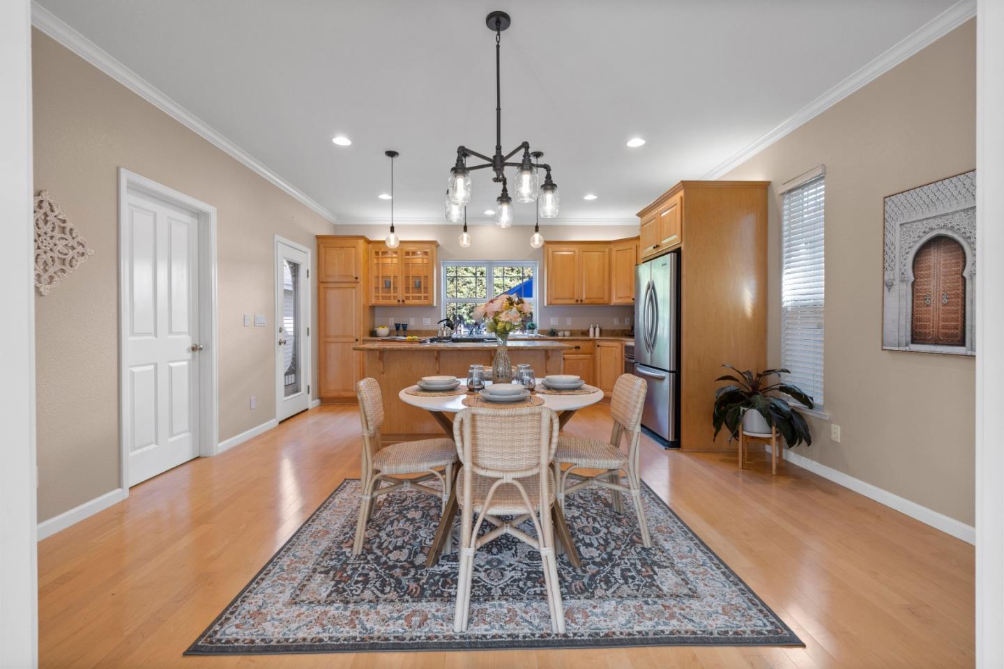 Detail Gallery Image 12 of 36 For 610 Gilroy Dr, Capitola,  CA 95010 - 2 Beds | 2/1 Baths