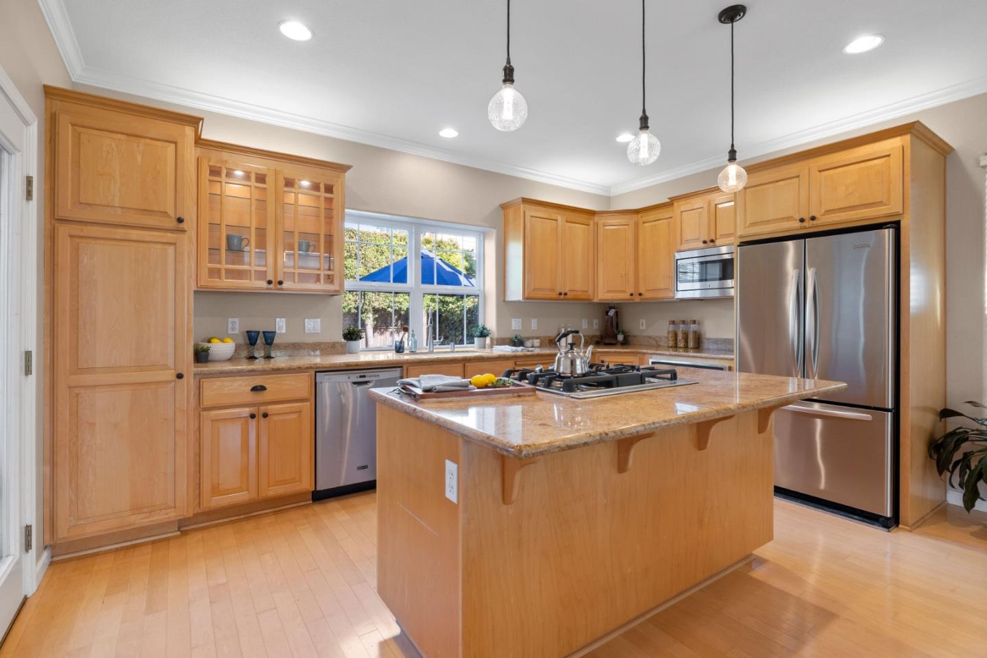 Detail Gallery Image 13 of 36 For 610 Gilroy Dr, Capitola,  CA 95010 - 2 Beds | 2/1 Baths