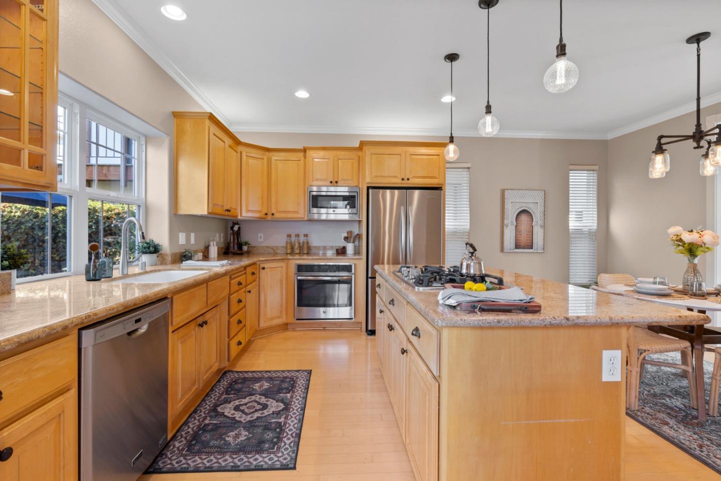 Detail Gallery Image 15 of 36 For 610 Gilroy Dr, Capitola,  CA 95010 - 2 Beds | 2/1 Baths
